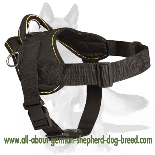 https://www.all-about-german-shepherd-dog-breed.com/images/large/German-Shepherd-breed-multipurpose-harness-of-durable-nylon-H6_LRG.jpg